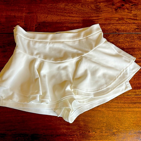 Shrub Mod White Ruffle Skork - Picture 1 of 6